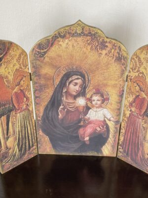 Tríptico María con el Santísimo Sacramento